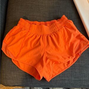 Lulu Lemon LR Hotty Hot shorts 2.5 Inch